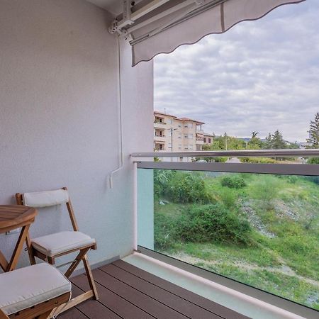 Apartman Laura Rijeka Eksteriør billede